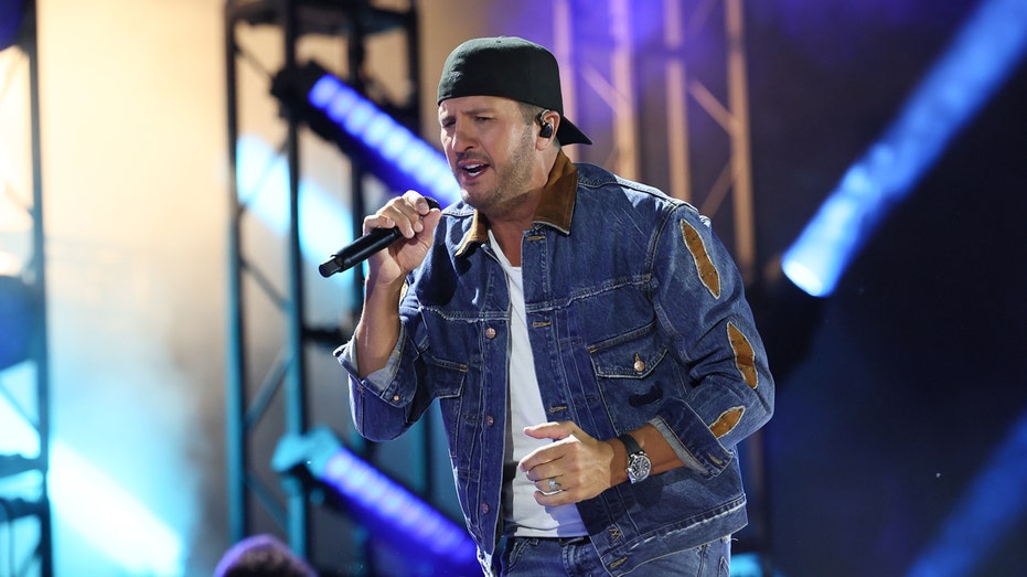 Luke Bryan blasts 'idiots' who throw things at singers after he was hit mid-performance Education Gold Coast